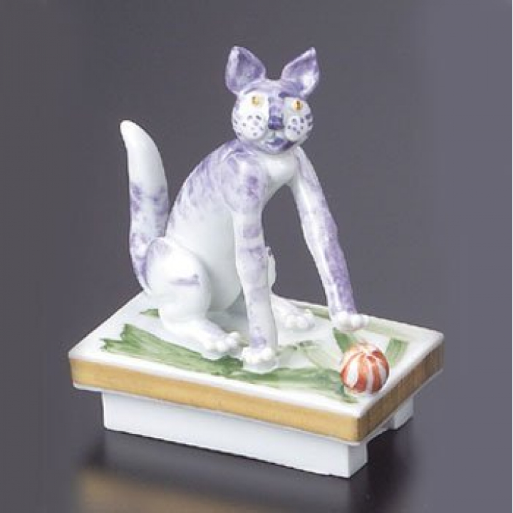 【倉庫取り寄せ商品】マイセン フィギュア 手びねり人形 ボールと猫 900300-83302