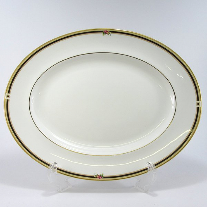 【倉庫取り寄せ商品】ウェッジウッド クリオ オーバル35cm